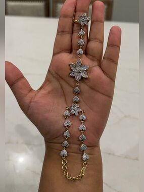 Sparkly Floral Hand Chain Ring Bracelet – Gold & Silver Size 6
